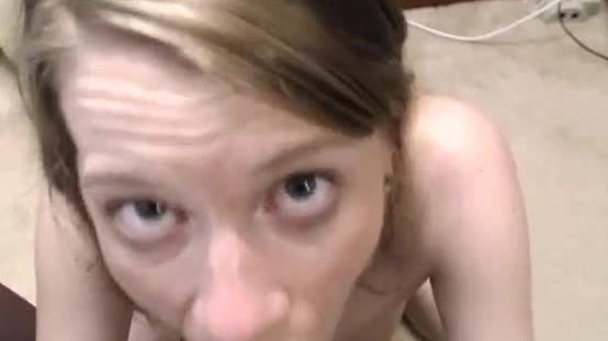 Amateur blonde teen camgirl sucking two dildo on webcam